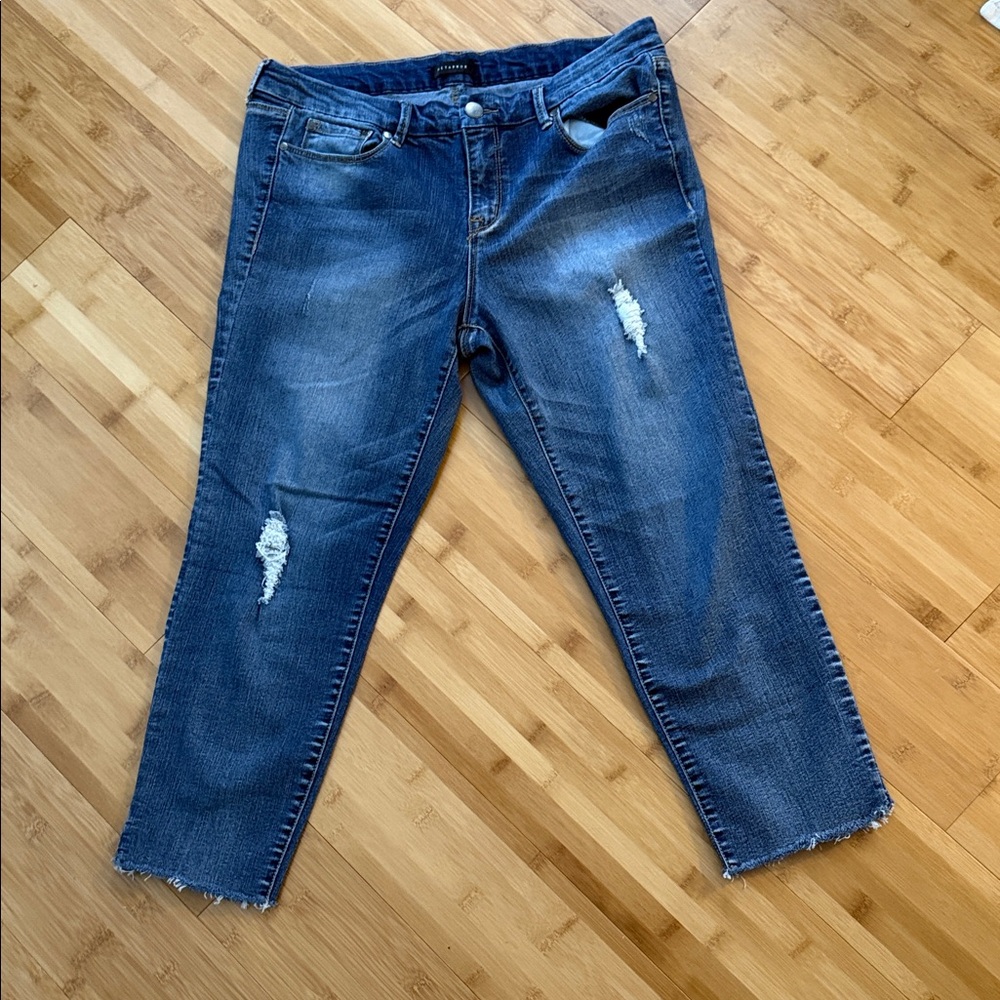 Metaphor Women's Dark Blue Distressed Capri  Jeans